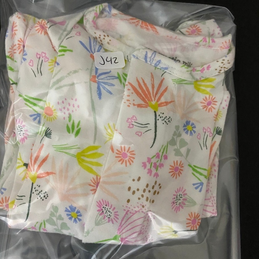 Magnetic Me Wildflower Ruffle Footie Sleeper Kids 3-6M White Floral Magnetic - Picture 6 of 6